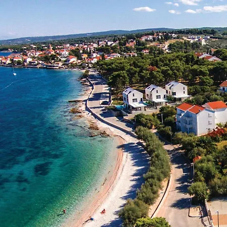 1 Bedroom Beautiful In * Sutivan